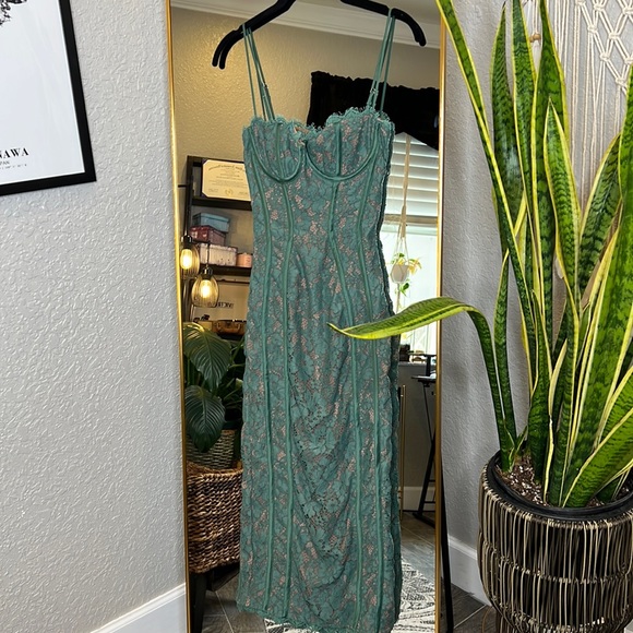 House of CB 'Joelle' Forest Lace Midi Dress NWOT - Picture 9 of 13